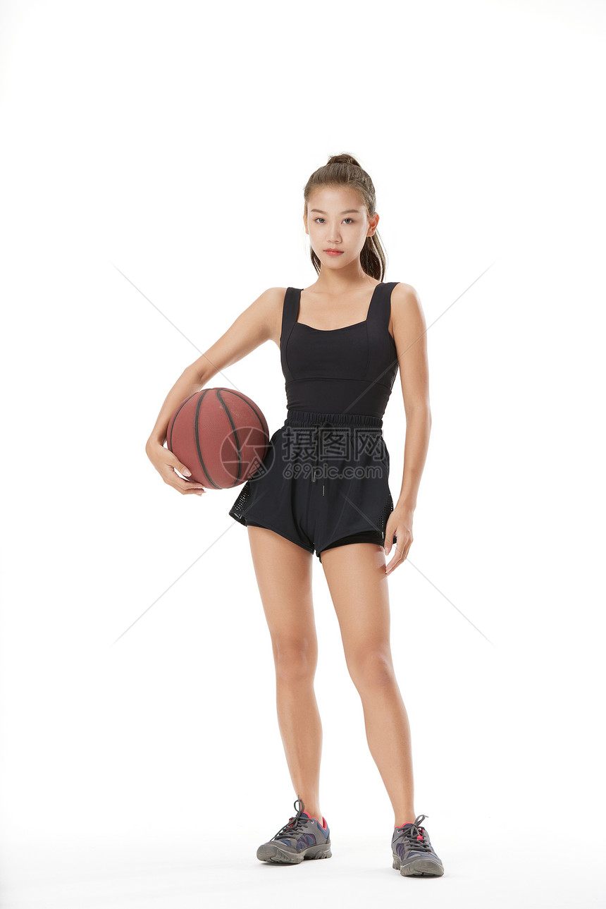 打篮球的女性形象图片
