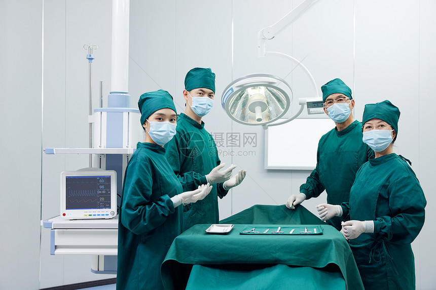 手术室外科医生护士团队图片