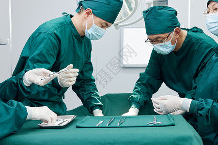 手术室医生做外科手术背景图片