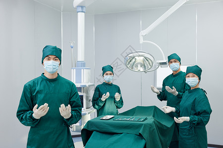 抗疫医疗队手术室外科医护人员术前准备背景