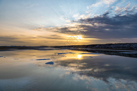 内蒙古吉兰泰盐湖日出高清图片