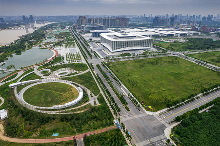 航拍视角下的西安国际会展中心背景图片