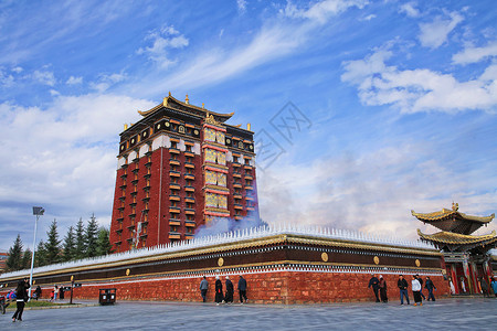 欧巴甘南藏传佛教寺庙米拉日巴佛阁背景