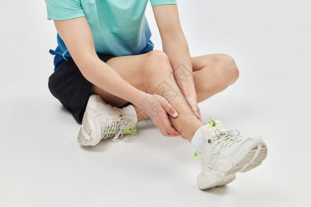 体能运动男性运动员脚踝受伤背景