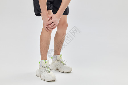 男性膝盖关节疼痛图片