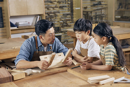 木工老师手工板凳教学图片