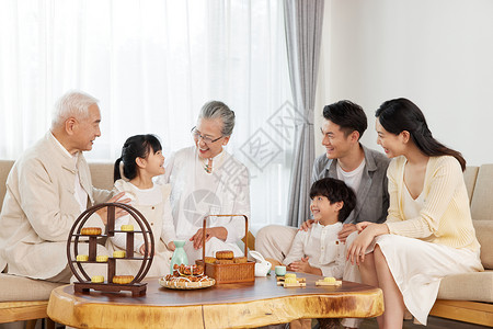 一家人温馨团聚过中秋节背景图片