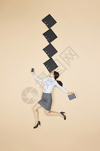 提升竞争力企业文化海报图片创意俯拍商务女性头顶文件夹背景