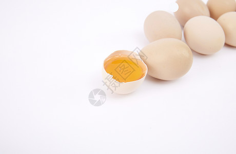 生鸡蛋和生鸡蛋蛋黄图片