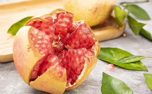 新鲜健康水果突尼斯石榴高清图片