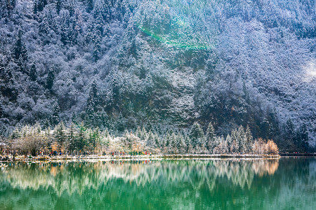 雪山倒影雪景四川阿坝州毕棚沟龙王海景区背景