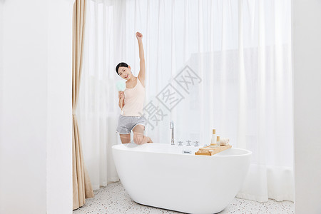 浴室准备好了女性居家泡澡前准备背景