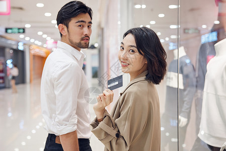情侣购物展示信用卡图片