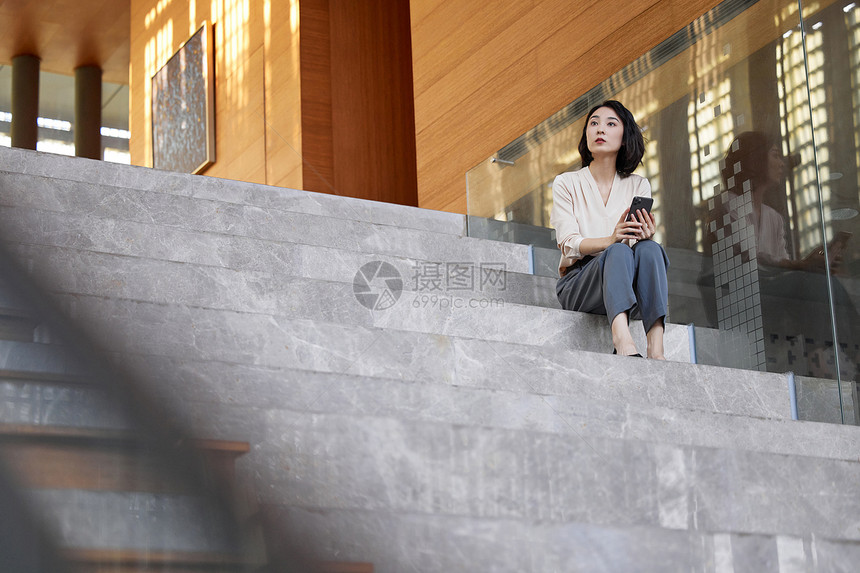 心情低落的职场白领女性图片