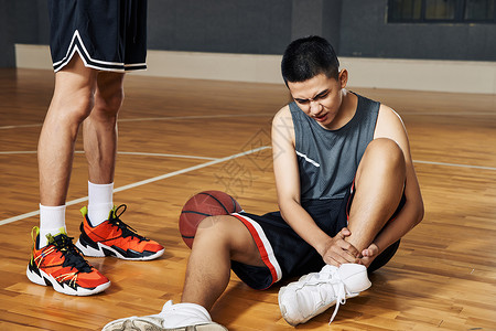 运动爱好篮球运动青年打球受伤背景