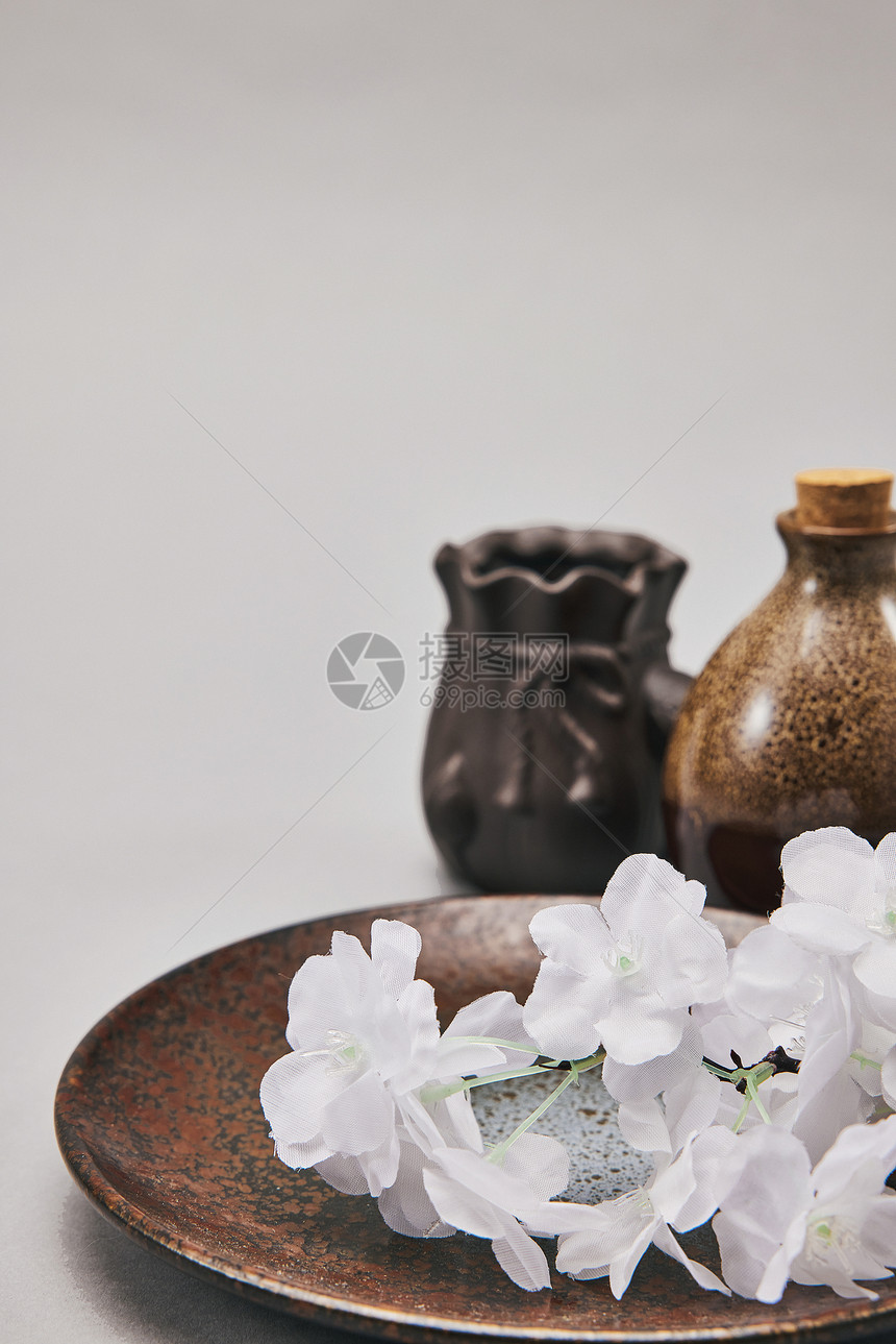 中国传统陶瓷静物组合摆拍图片