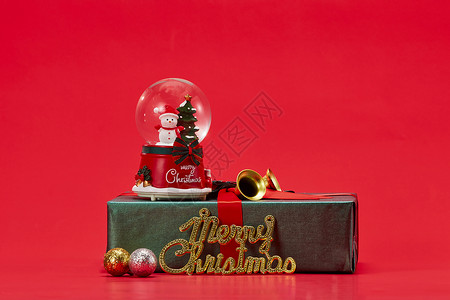 圣诞节礼物盒和圣诞装饰背景图片