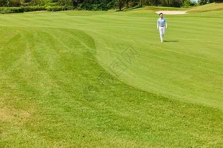 空旷的高尔夫球场图片