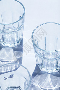 日本器皿午后阳光下的透明玻璃杯背景