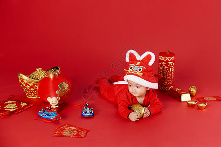 虎年儿童邮票新年装扮的可爱婴儿爬行背景