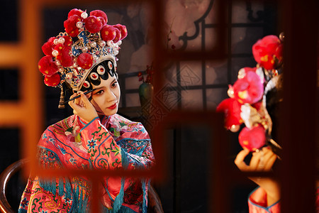 穆桂英挂帅国粹戏曲京剧美女对镜使用眉笔背景
