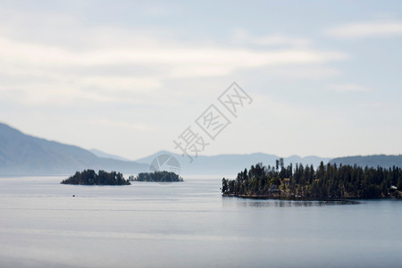 山湖岛屿图片