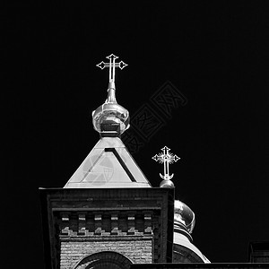教堂塔上的十字架图片