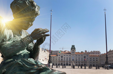 城市广场的奥兰特雕像图片