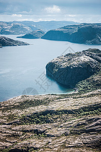 岩石海岸线的空中观察图片