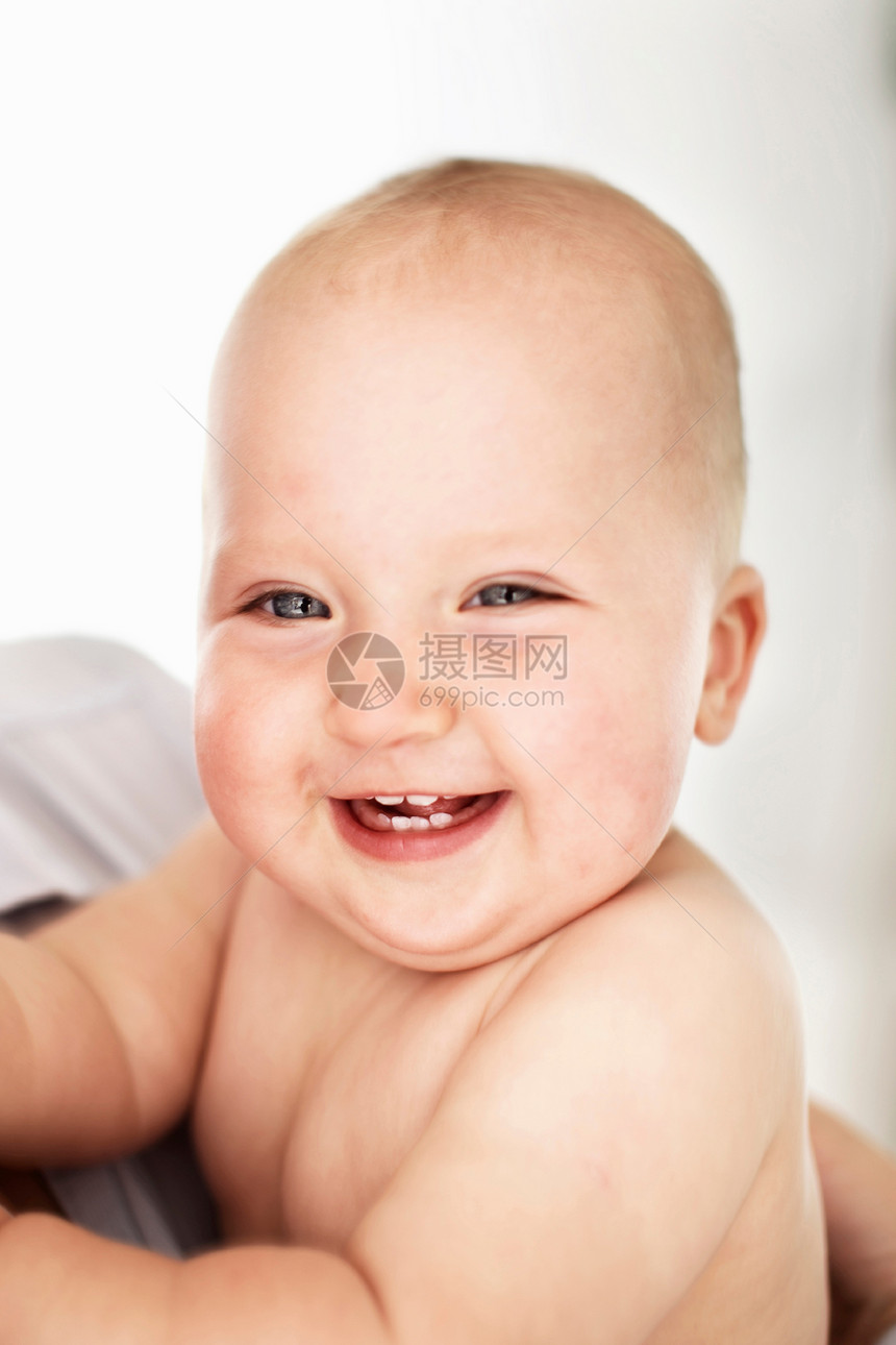 微笑的女婴图片