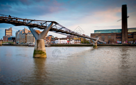 伦敦千年桥图片