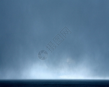暴风雪席卷静物湾图片