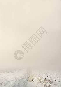 雪地带的农村道路图片