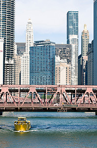美国伊利诺州芝加哥市中心的威尔斯街大桥图片