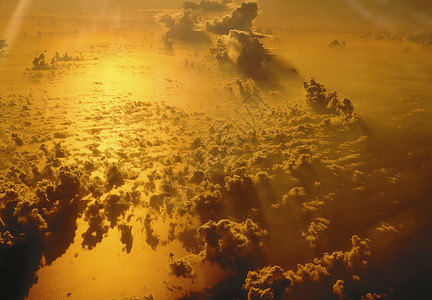日落时分的云图片