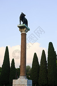卡皮托林狼罗穆卢斯和狼的雕塑背景