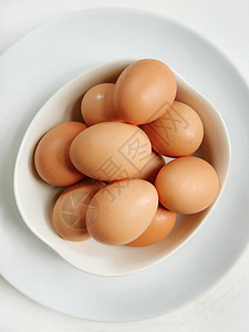 碗中的鸡蛋图片