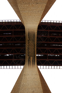 铁路桥的下端图片