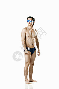 穿着泳裤的健身男背景图片