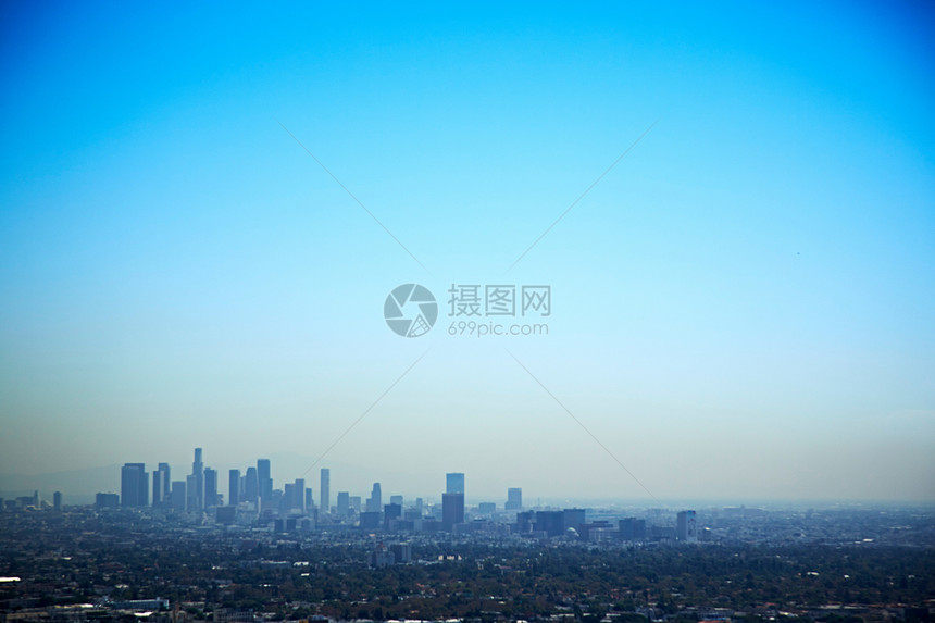 美国加利福尼亚州洛杉矶市的风景和清蓝天空图片