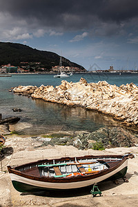 马西亚纳意大利埃尔巴岛附近渔船背景