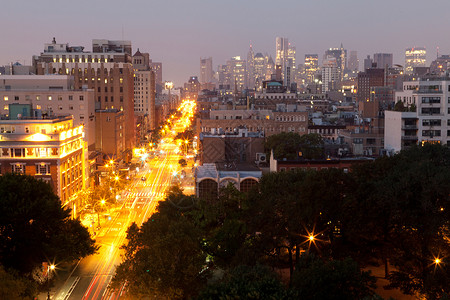 美国纽约夜间交通背景图片