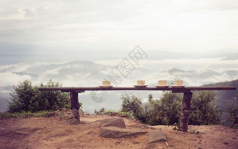 纳加科特巴克塔普尔尼泊尔长凳上的餐具图片