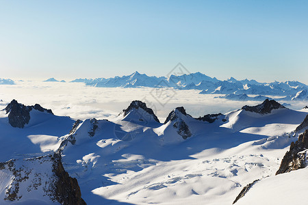 法国查莫尼克斯的雪山景图片