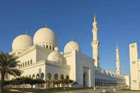 阿拉伯联合酋长国阿布扎比白天的清真寺图片