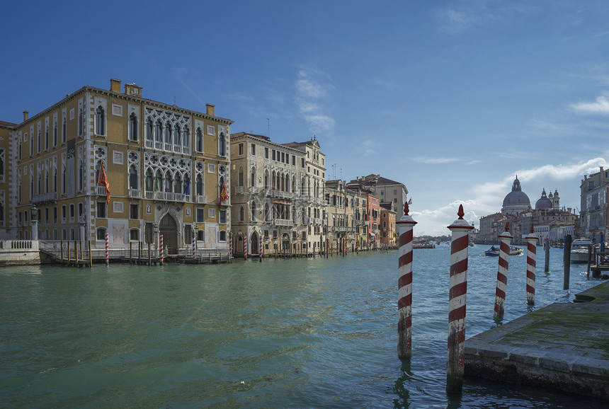 威尼斯白天的城市景色图片