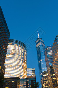 夜晚世界贸易中心美国纽约金融区图片