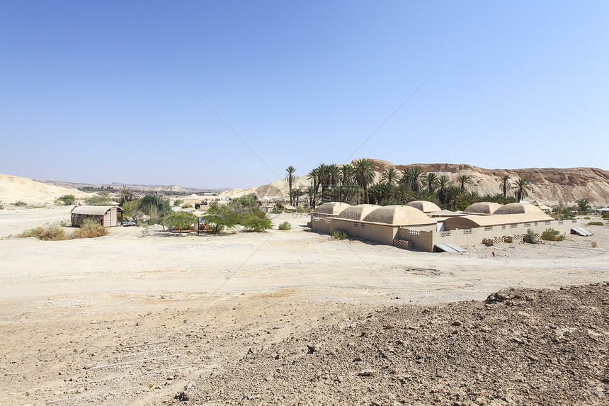 以色列内盖夫沙漠绿洲周围的生态建筑图片