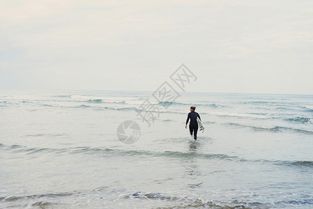 冲浪板入海洋法国拉卡瑙图片