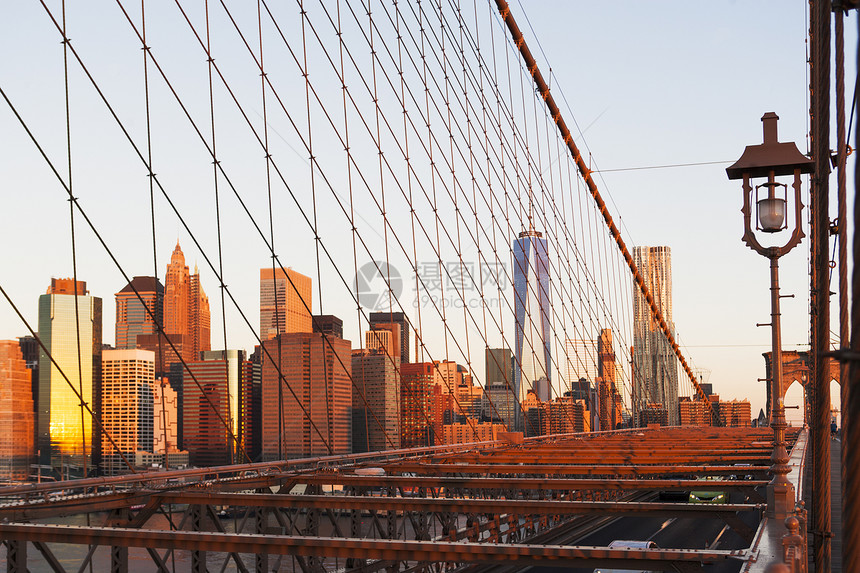 美国纽约布鲁克林桥的曼哈顿天线图片